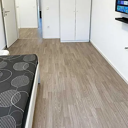 Lejlighedshotel Vaz Birkenweiher Fuer Monteure Und Fachkraefte, Wlan,tv, Kueche, 4-8 Personen