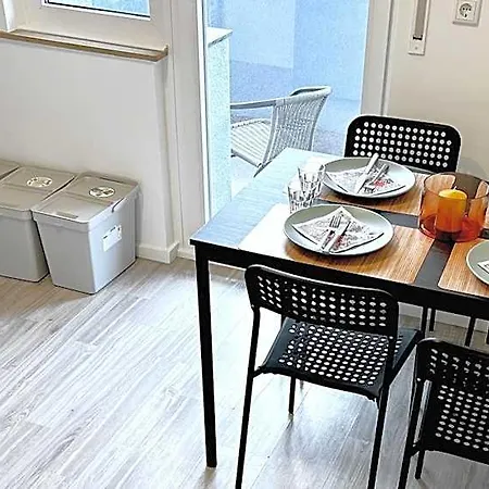 Lejlighedshotel Vaz Birkenweiher Fuer Monteure Und Fachkraefte, Wlan,tv, Kueche, 4-8 Personen Solingen