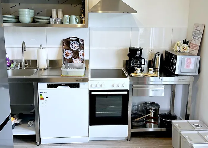 Aparthotel Vaz Birkenweiher Fuer Monteure Und Fachkraefte, Wlan,tv, Kueche, 4-8 Personen Solingen