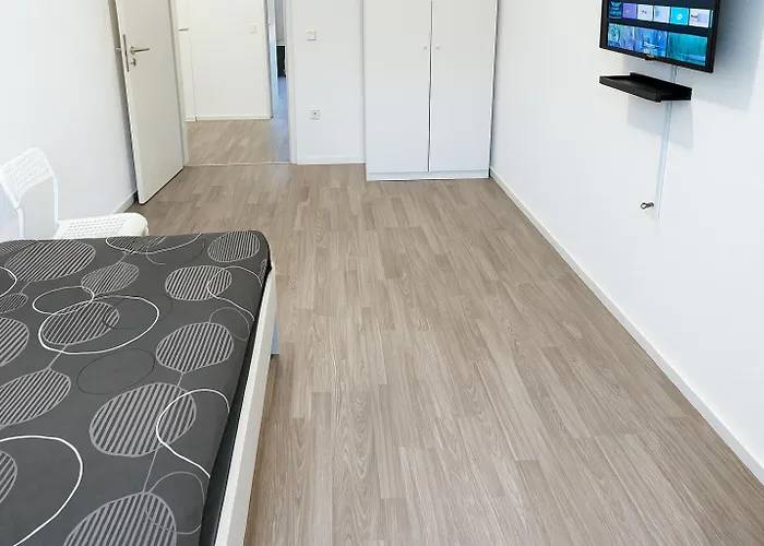 Aparthotel Vaz Birkenweiher Fuer Monteure Und Fachkraefte, Wlan,tv, Kueche, 4-8 Personen 4*